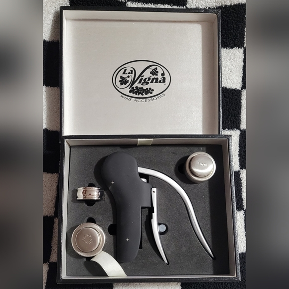 La Vigna wine accessories boxed set - Picture 2 of 6